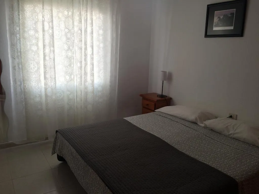 Alhambra Apartamentos Tias